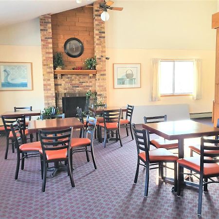 Amerivu Inn & Suites-Avon מראה חיצוני תמונה