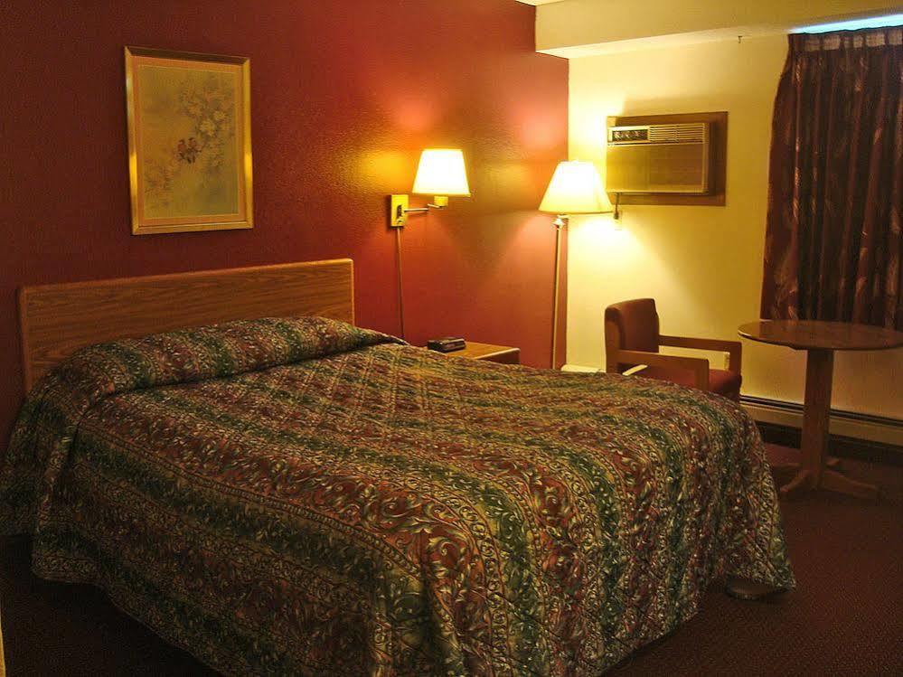 Amerivu Inn & Suites-Avon מראה חיצוני תמונה